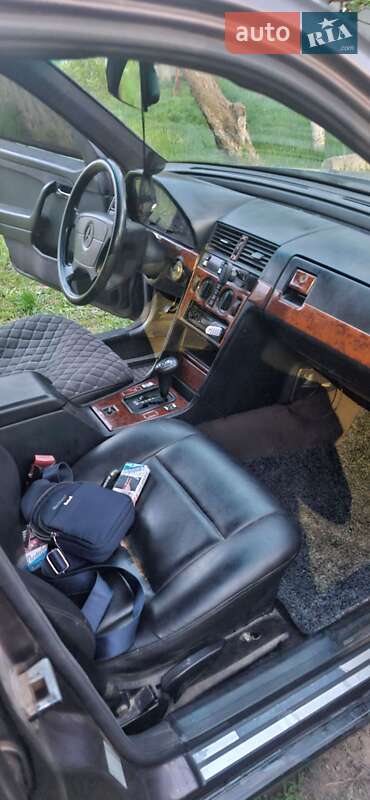 Седан Mercedes-Benz C-Class 1994 в Одессе