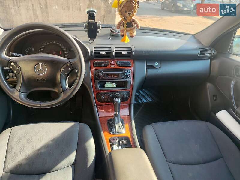 Универсал Mercedes-Benz C-Class 2002 в Житомире
