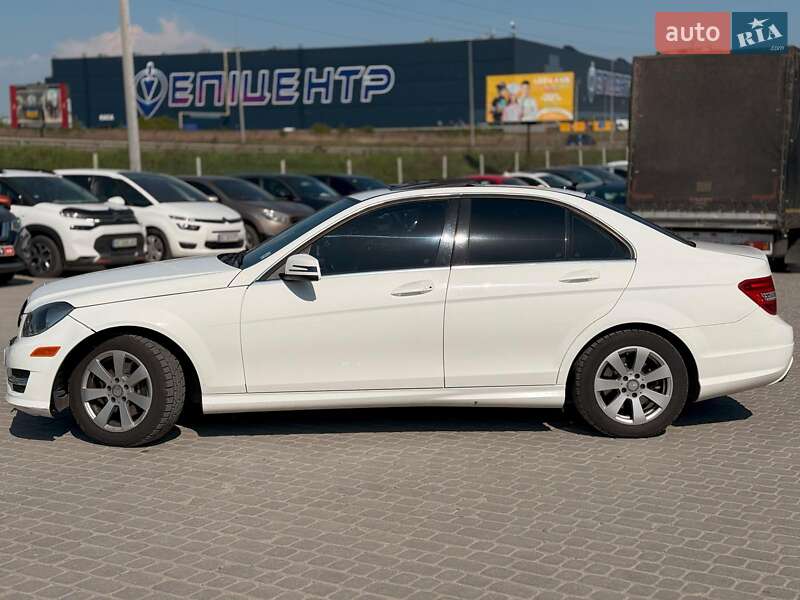 Седан Mercedes-Benz C-Class 2012 в Львове