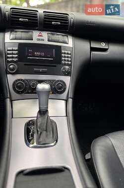 Седан Mercedes-Benz C-Class 2005 в 
