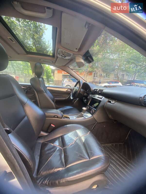 Седан Mercedes-Benz C-Class 2005 в Киеве