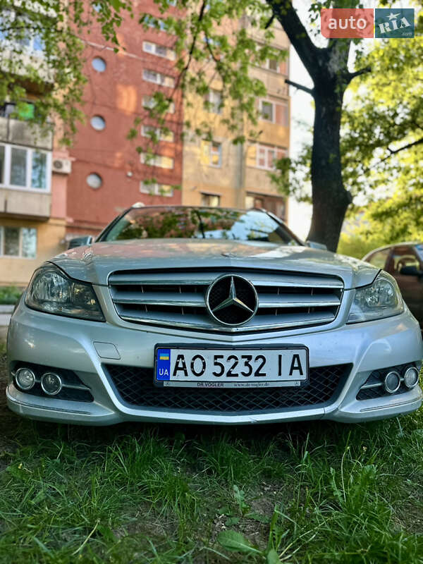 Универсал Mercedes-Benz C-Class 2012 в Ужгороде