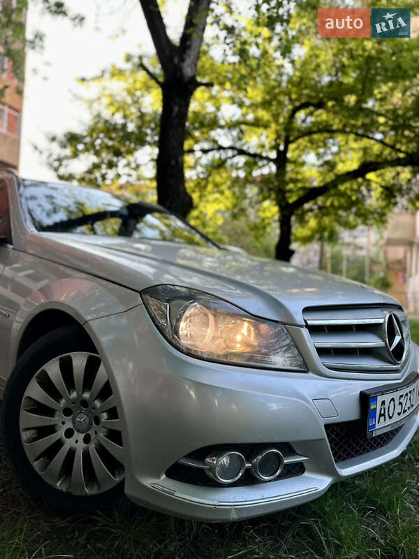 Универсал Mercedes-Benz C-Class 2012 в Ужгороде