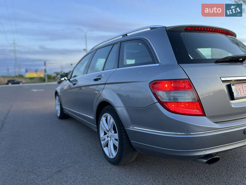 Универсал Mercedes-Benz C-Class 2010 в Луцке