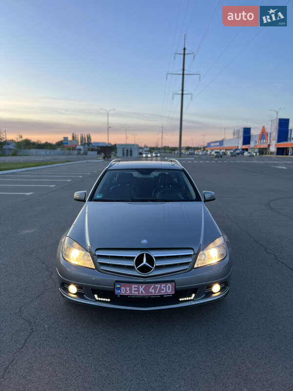 Универсал Mercedes-Benz C-Class 2010 в Луцке