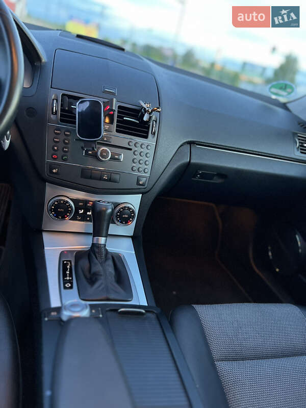 Универсал Mercedes-Benz C-Class 2010 в Луцке