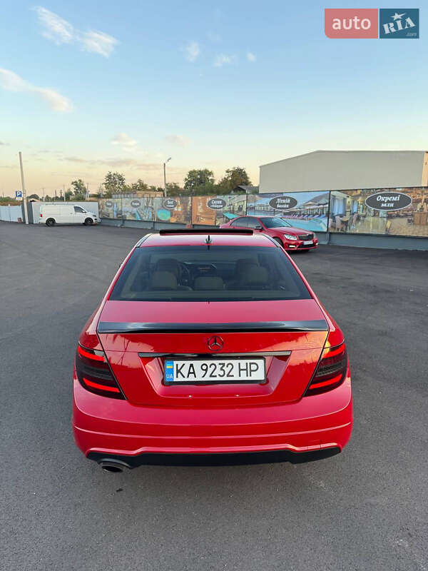 Седан Mercedes-Benz C-Class 2014 в Киеве