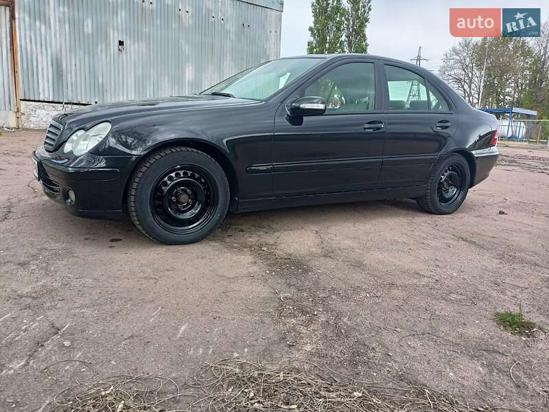Седан Mercedes-Benz C-Class 2004 в Чернигове