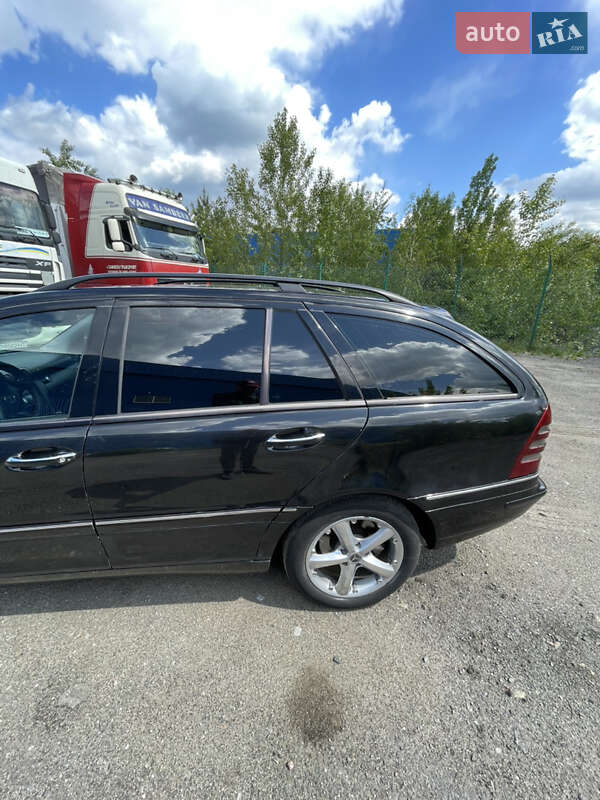 Универсал Mercedes-Benz C-Class 2002 в Киеве