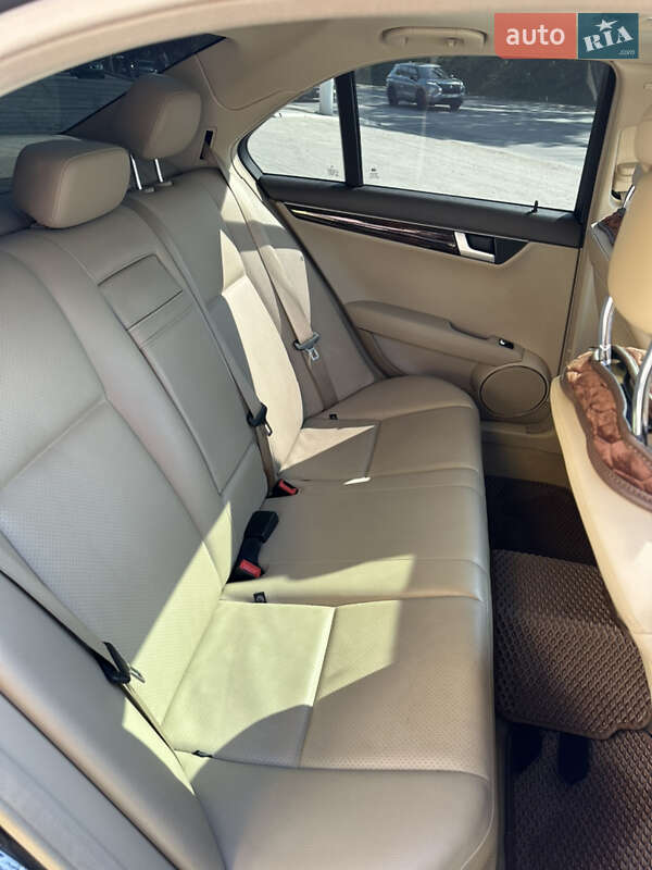 Седан Mercedes-Benz C-Class 2012 в Тернополе