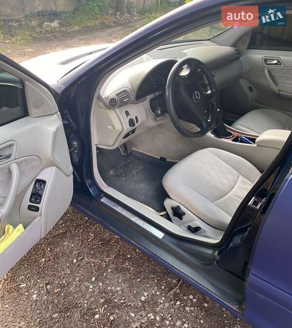Седан Mercedes-Benz C-Class 2000 в Запорожье