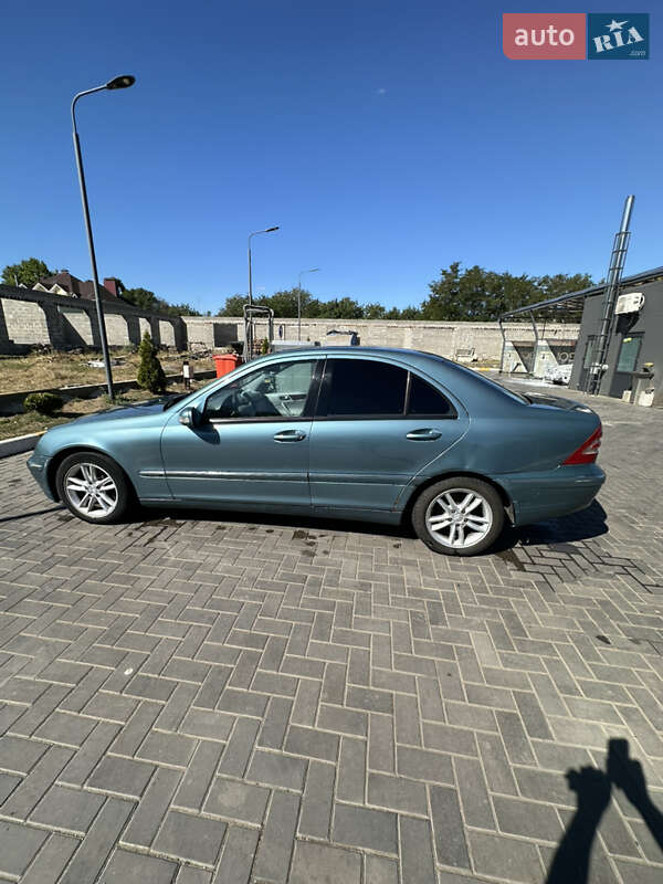 Седан Mercedes-Benz C-Class 2001 в Чугуеве