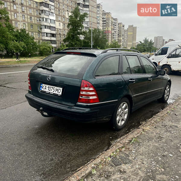 Универсал Mercedes-Benz C-Class 2005 в Киеве