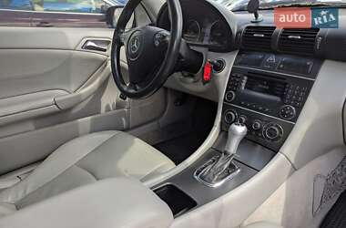 Купе Mercedes-Benz C-Class 2005 в 