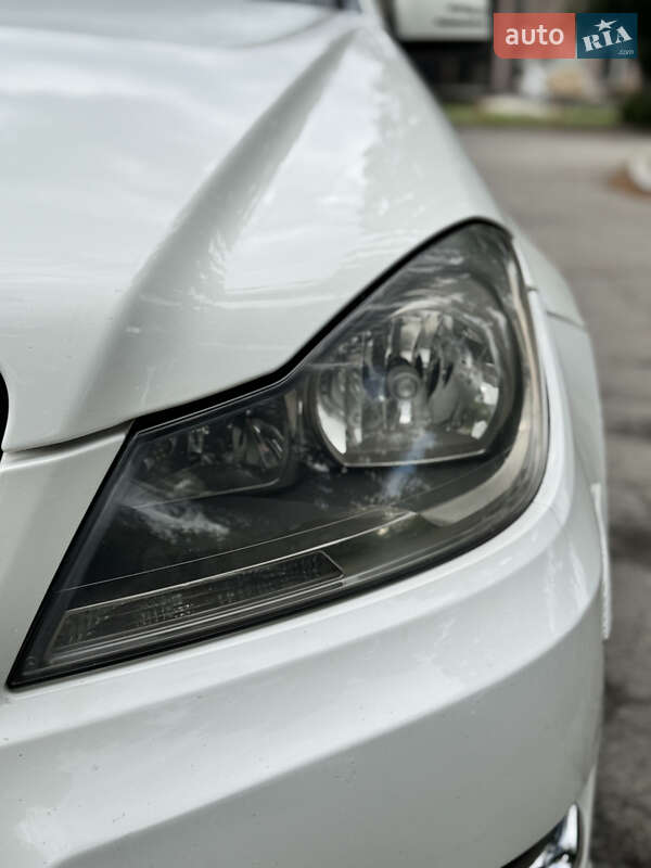 Седан Mercedes-Benz C-Class 2012 в Києві