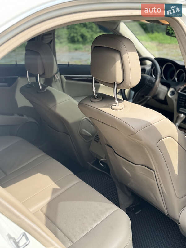 Седан Mercedes-Benz C-Class 2012 в Києві