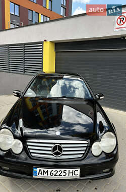 Купе Mercedes-Benz C-Class 2001 в 