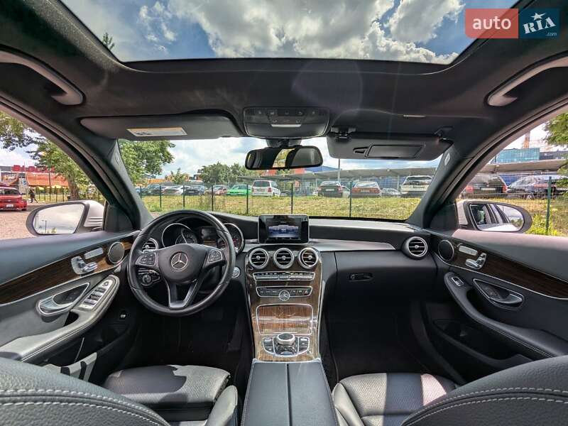 Седан Mercedes-Benz C-Class 2017 в Киеве