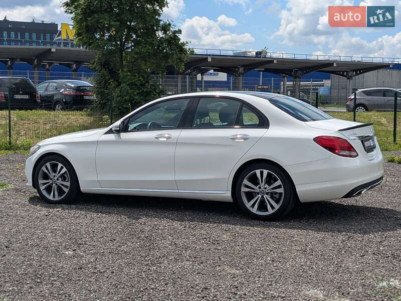 Седан Mercedes-Benz C-Class 2017 в Киеве