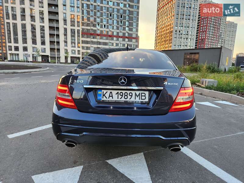 Седан Mercedes-Benz C-Class 2012 в Києві