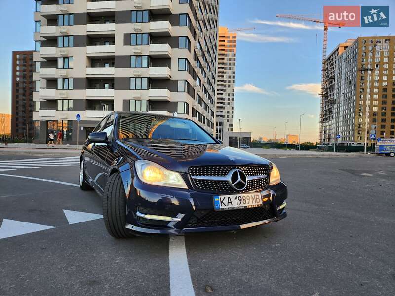 Седан Mercedes-Benz C-Class 2012 в Києві