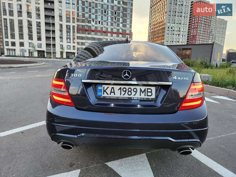 Седан Mercedes-Benz C-Class 2012 в Києві