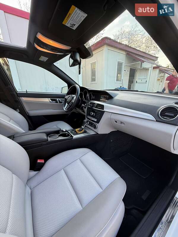 Седан Mercedes-Benz C-Class 2012 в Миколаєві