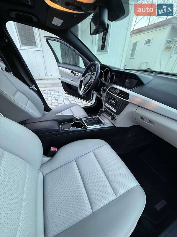 Седан Mercedes-Benz C-Class 2012 в Миколаєві