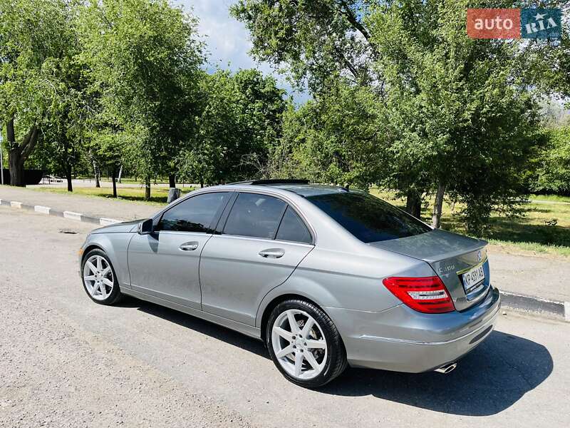 Седан Mercedes-Benz C-Class 2013 в Киеве