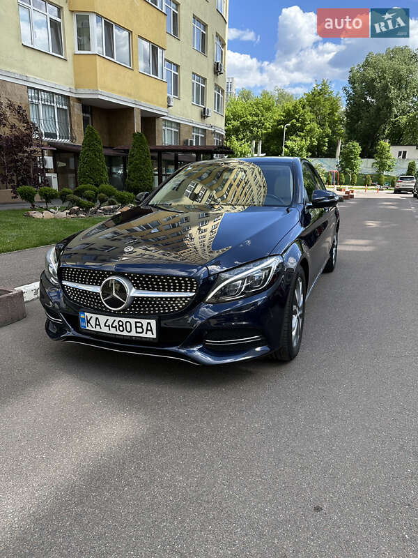 Седан Mercedes-Benz C-Class 2018 в Киеве