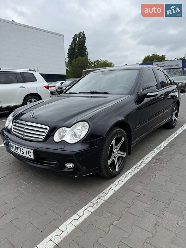 Седан Mercedes-Benz C-Class 2006 в 