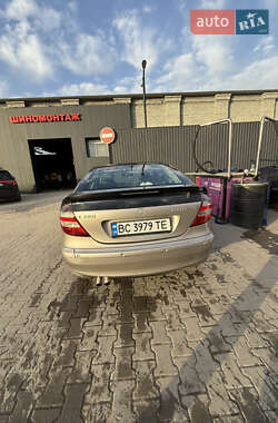 Купе Mercedes-Benz C-Class 2005 в 