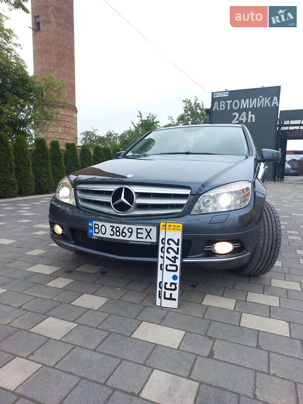 Седан Mercedes-Benz C-Class 2010 в 