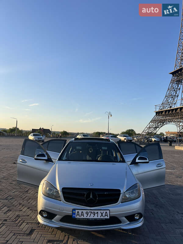 Седан Mercedes-Benz C-Class 2007 в 