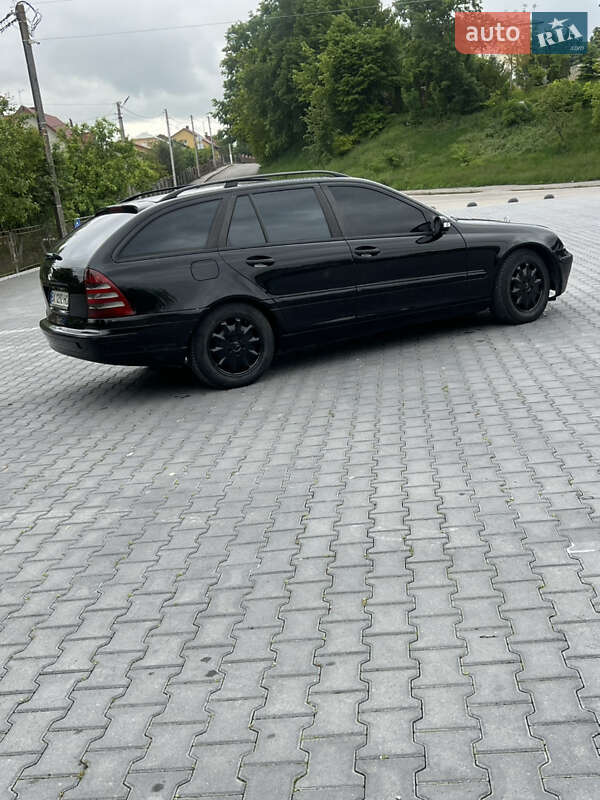 Универсал Mercedes-Benz C-Class 2002 в Зборове