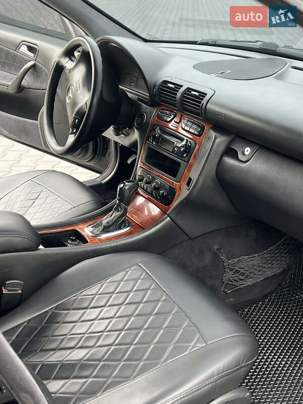 Универсал Mercedes-Benz C-Class 2002 в Зборове