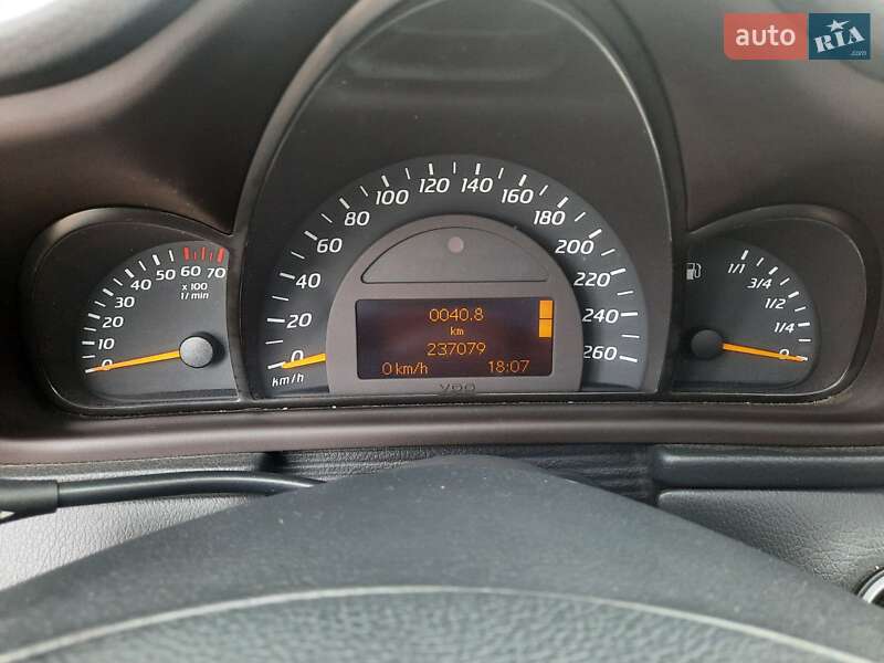 Купе Mercedes-Benz C-Class 2002 в Киеве