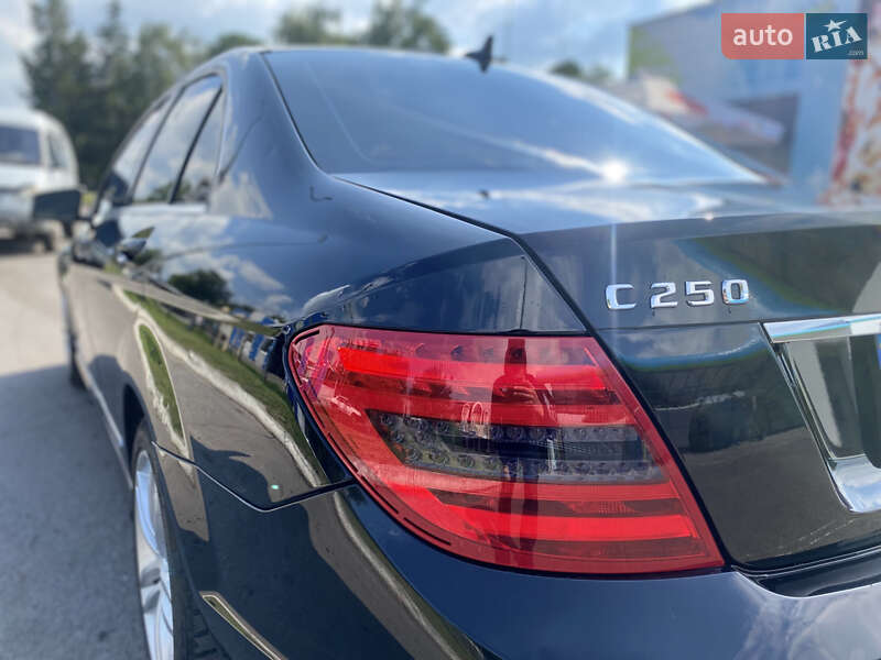 Седан Mercedes-Benz C-Class 2012 в Лубнах