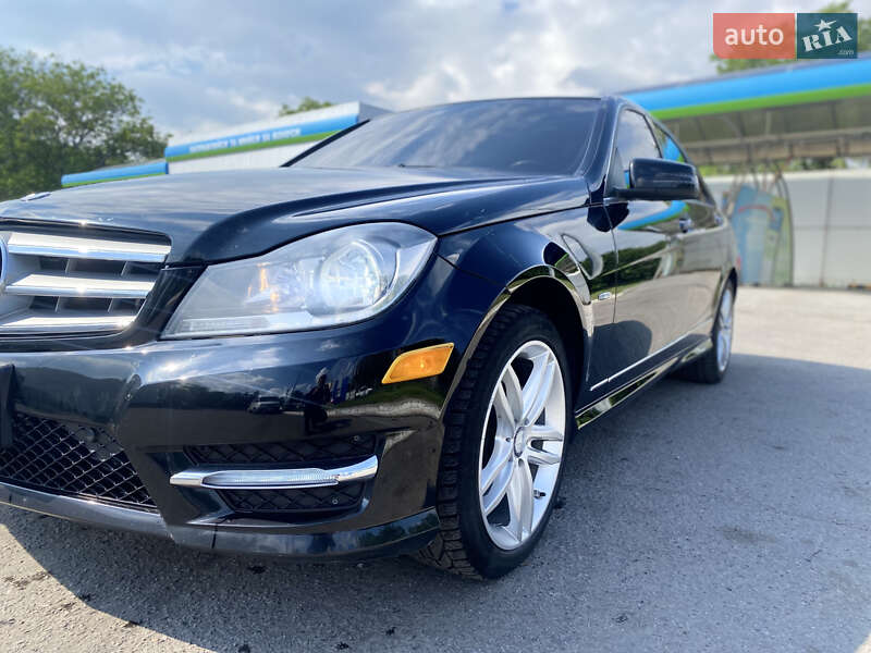 Седан Mercedes-Benz C-Class 2012 в Лубнах