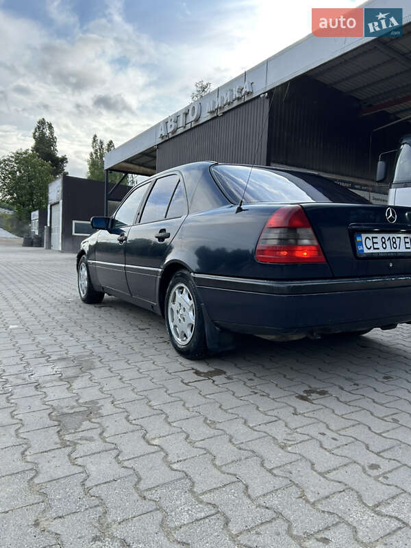 Седан Mercedes-Benz C-Class 1996 в Чернівцях