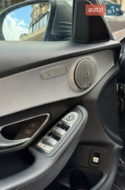 Седан Mercedes-Benz C-Class 2017 в 