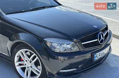 Купе Mercedes-Benz C-Class 2010 в Києві