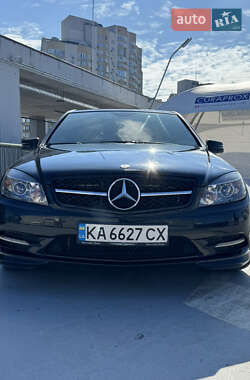 Купе Mercedes-Benz C-Class 2010 в 
