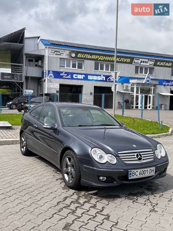 Купе Mercedes-Benz C-Class 2004 в 