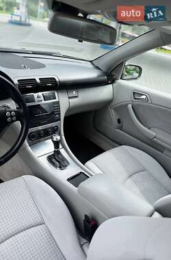 Купе Mercedes-Benz C-Class 2004 в 
