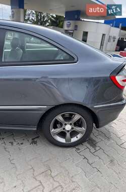 Купе Mercedes-Benz C-Class 2004 в 