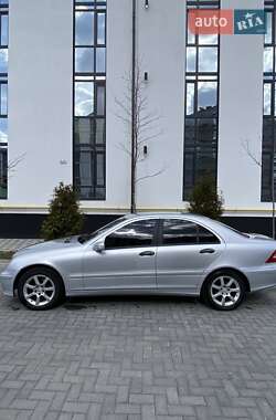 Седан Mercedes-Benz C-Class 2006 в Киеве