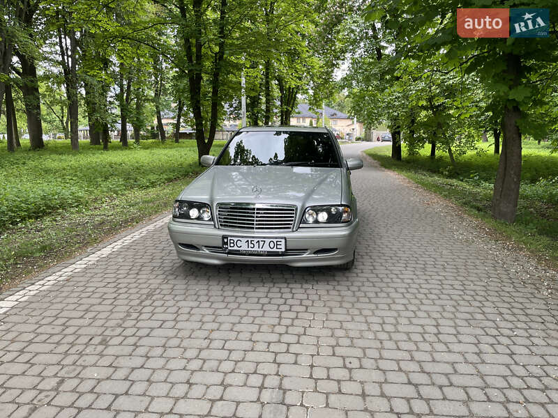 Седан Mercedes-Benz C-Class 1994 в Жовкве