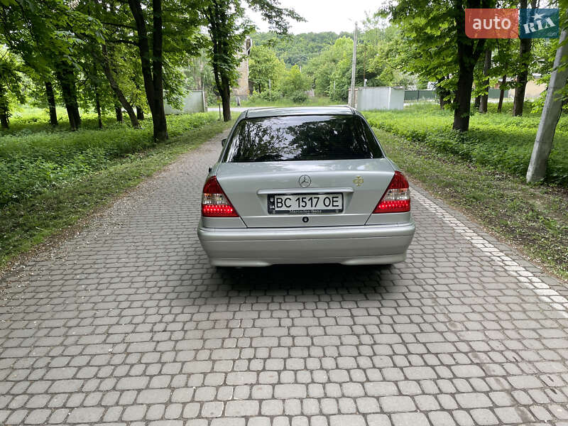 Седан Mercedes-Benz C-Class 1994 в Жовкве