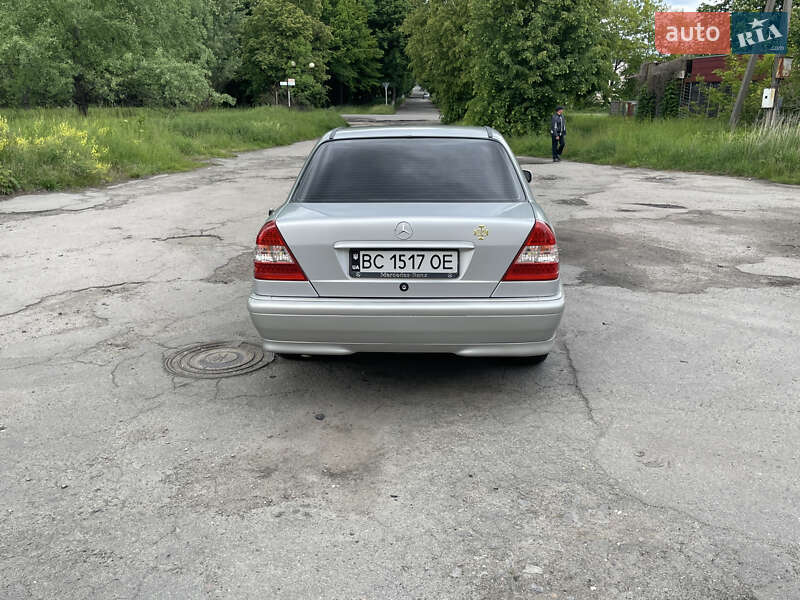 Седан Mercedes-Benz C-Class 1994 в Жовкве
